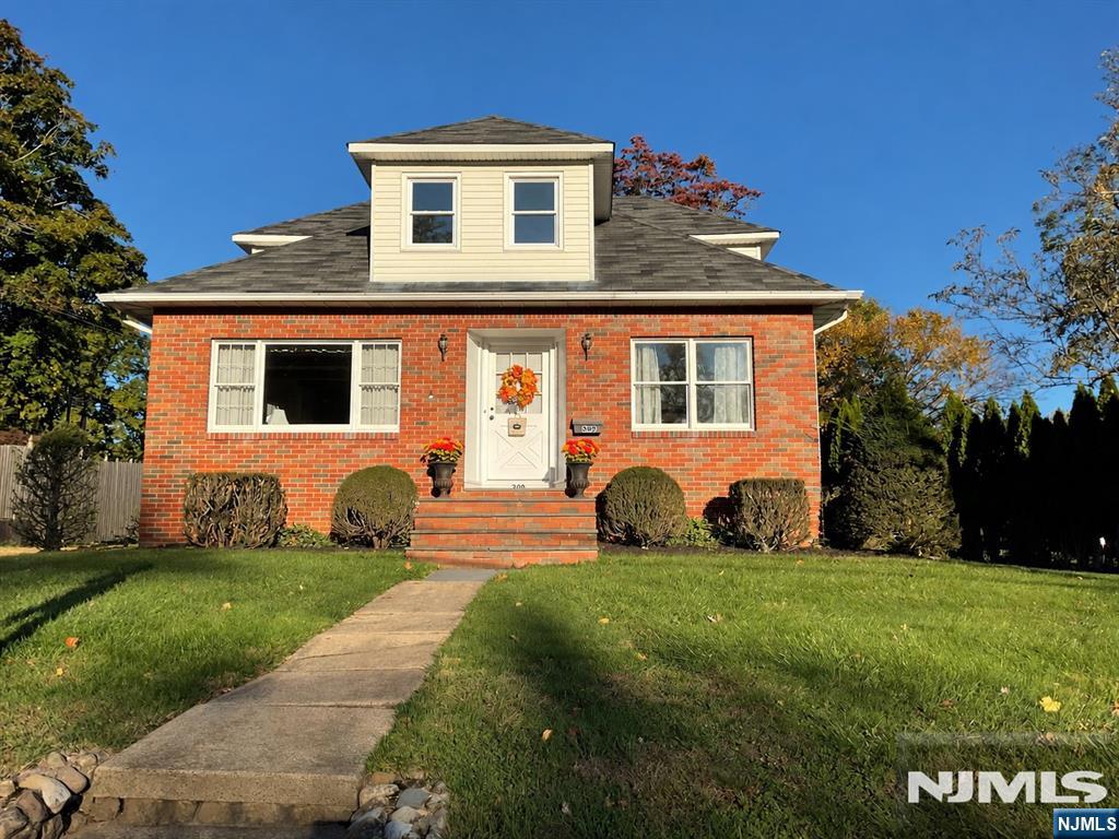 309 Erie Avenue - Photo 1