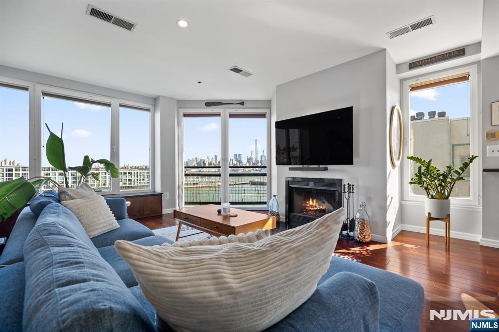 600 Harbor Boulevard 1121 - Photo 1