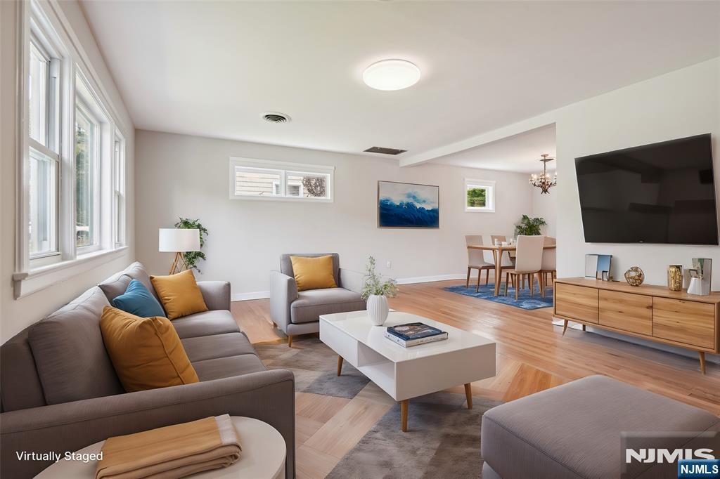 990 Washington Avenue - Photo 3