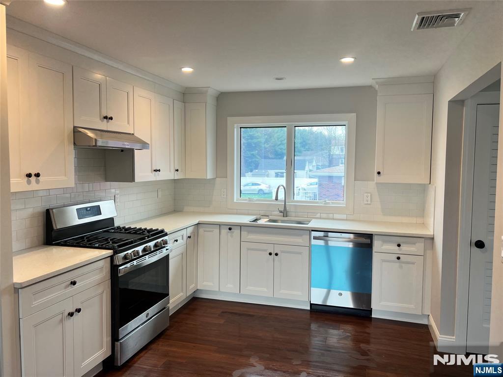 17 Martha Avenue 2 - Photo 3