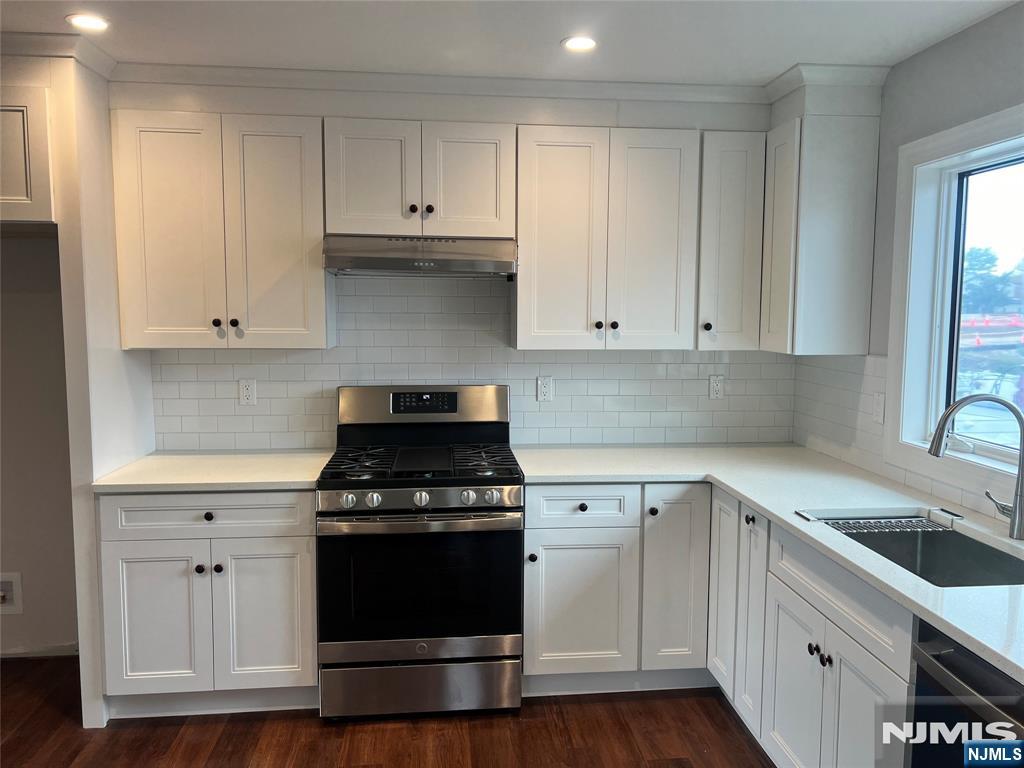 17 Martha Avenue 2 - Photo 4