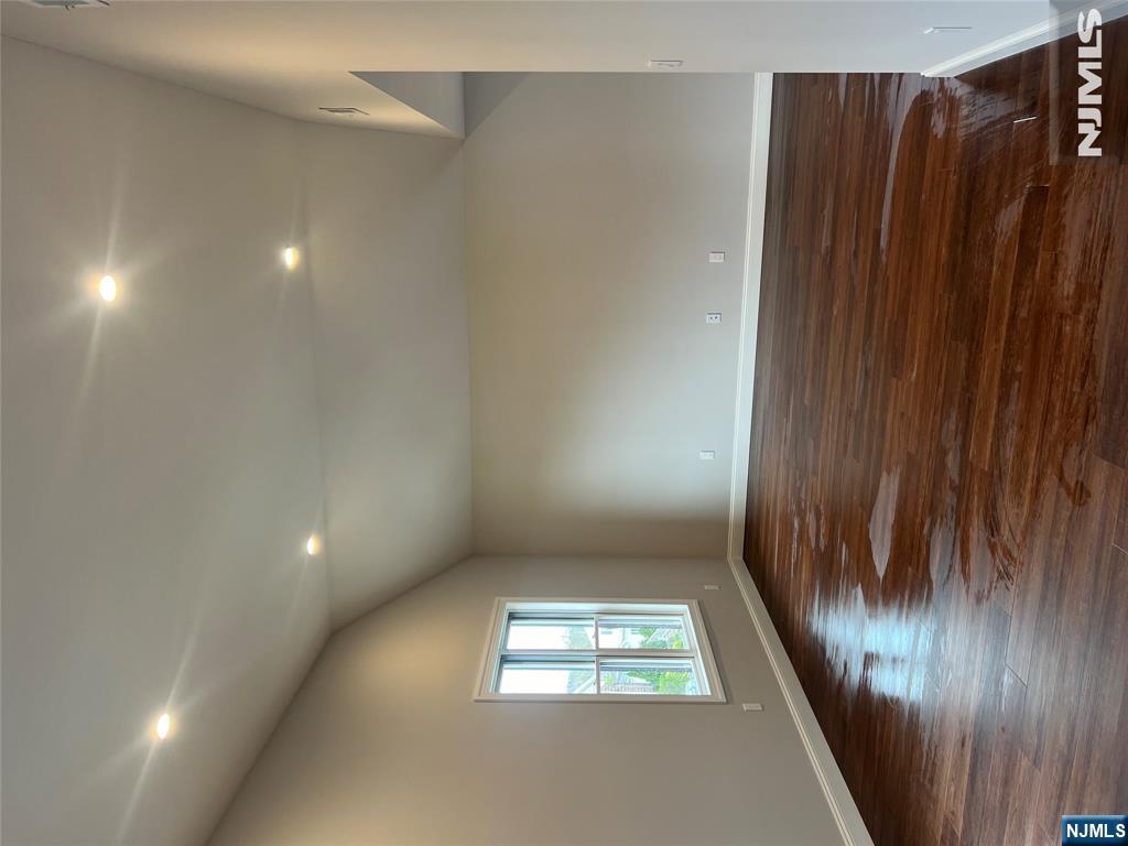 17 Martha Avenue 2 - Photo 5