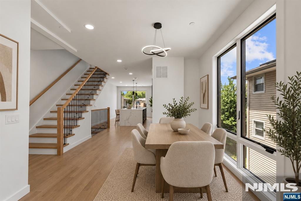 793 Inwood Terrace - Photo 5