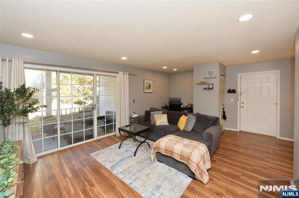 858 Juniper Way - Photo 2