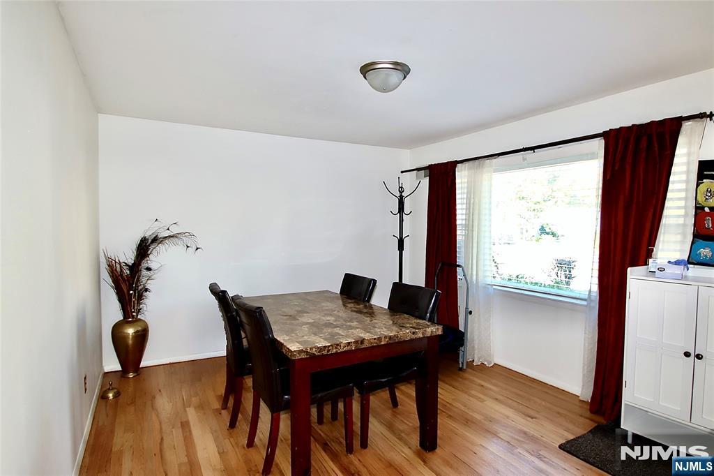 32-06 Norwood Drive - Photo 3