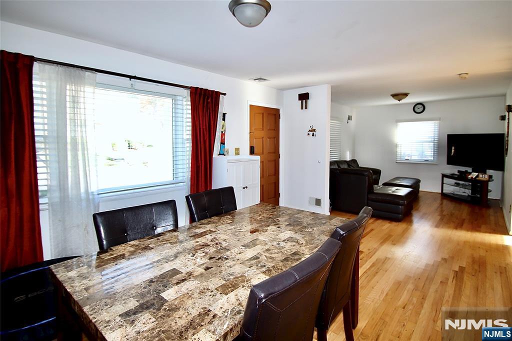 32-06 Norwood Drive - Photo 5